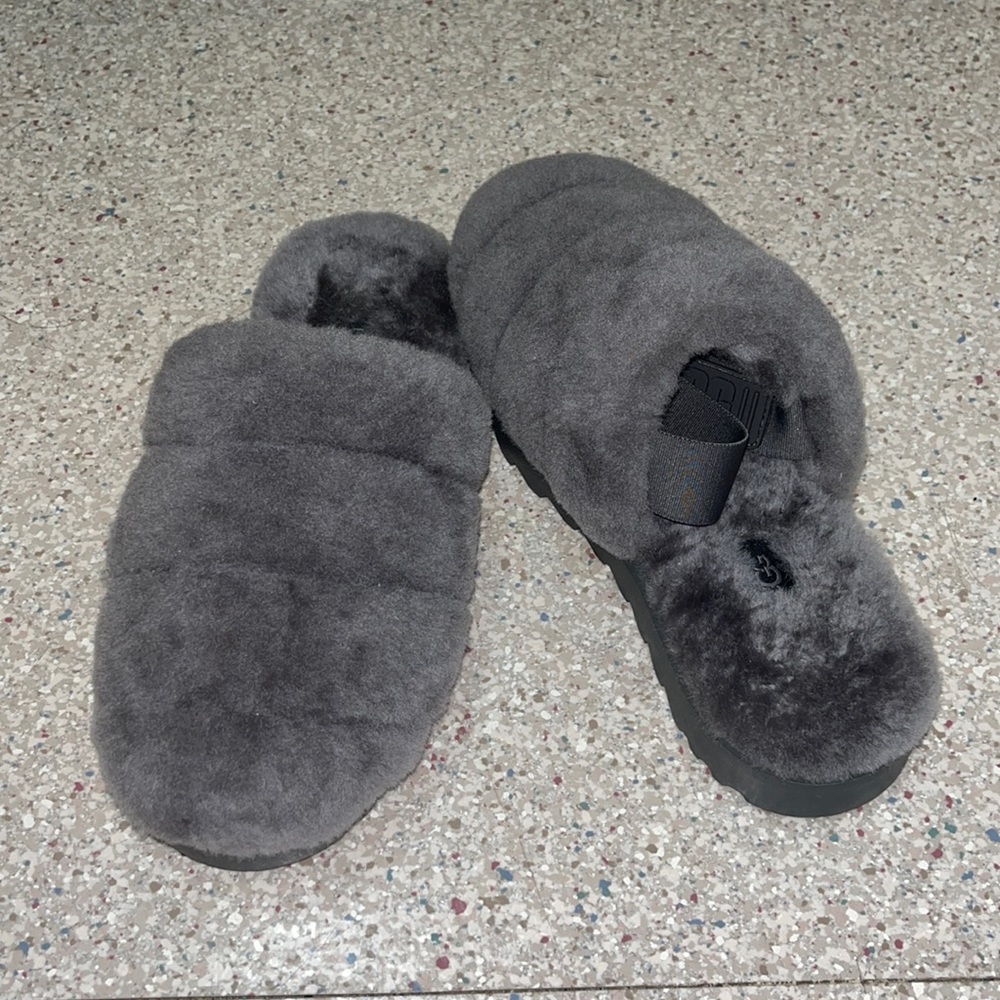 Never worn before Uggs